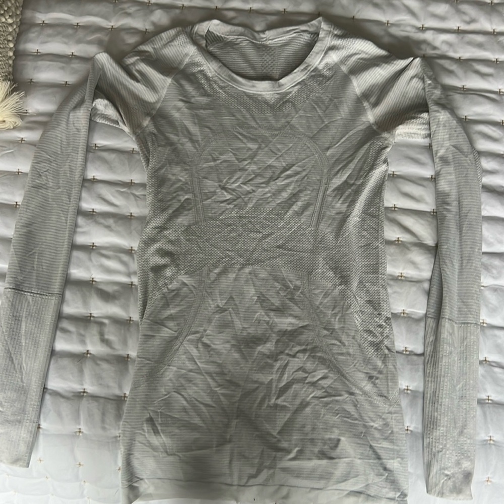 White lululemon swiftly tech long sleeve